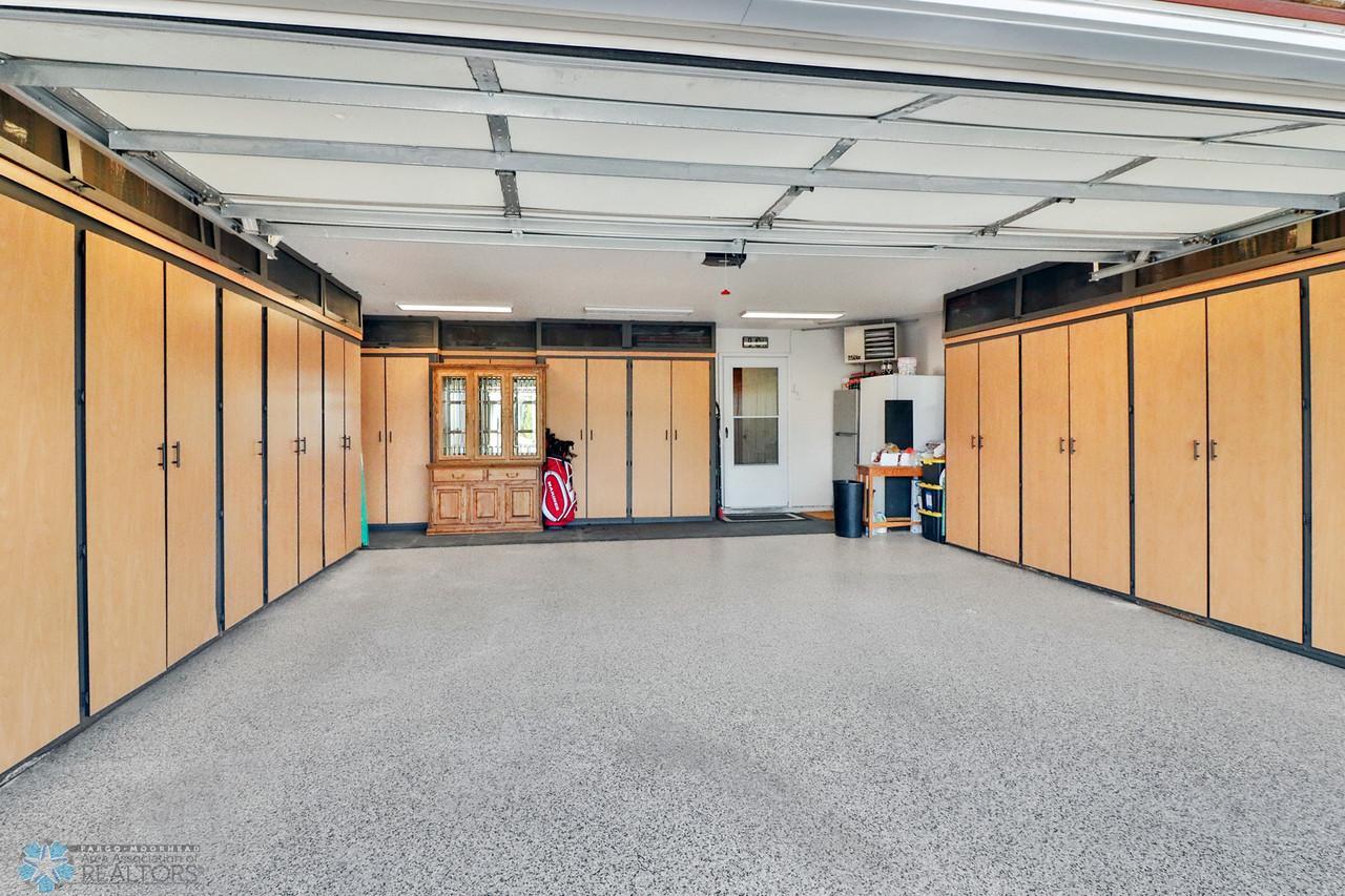 Garage1_1-1280.JPG