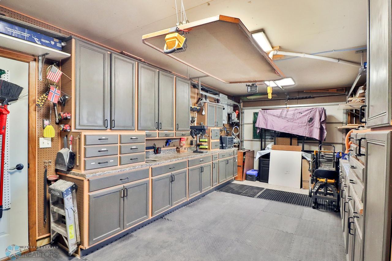 Garage_shop1_1-1280.JPG