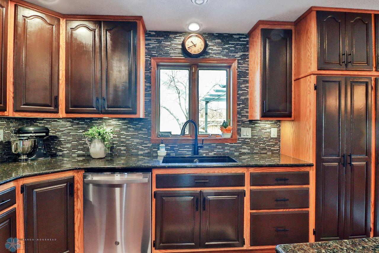 Kitchen1_5-1280.JPG