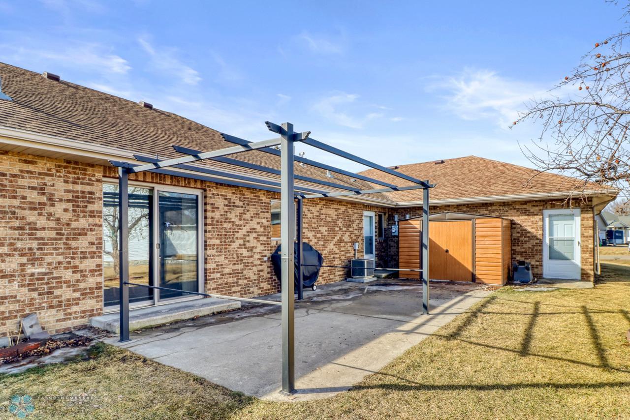 Patio1_2-1280.JPG