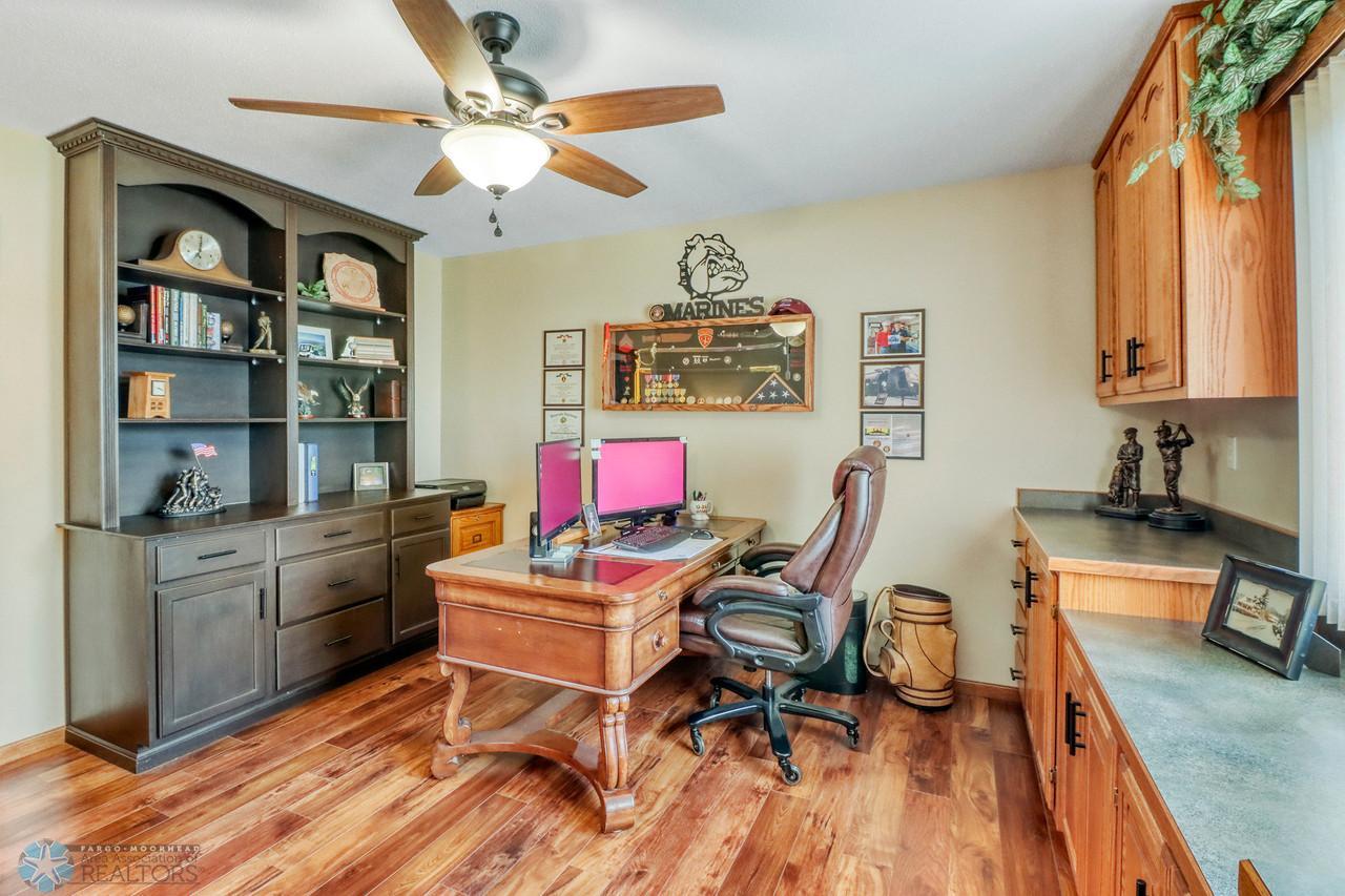 Office1_2-1280.JPG