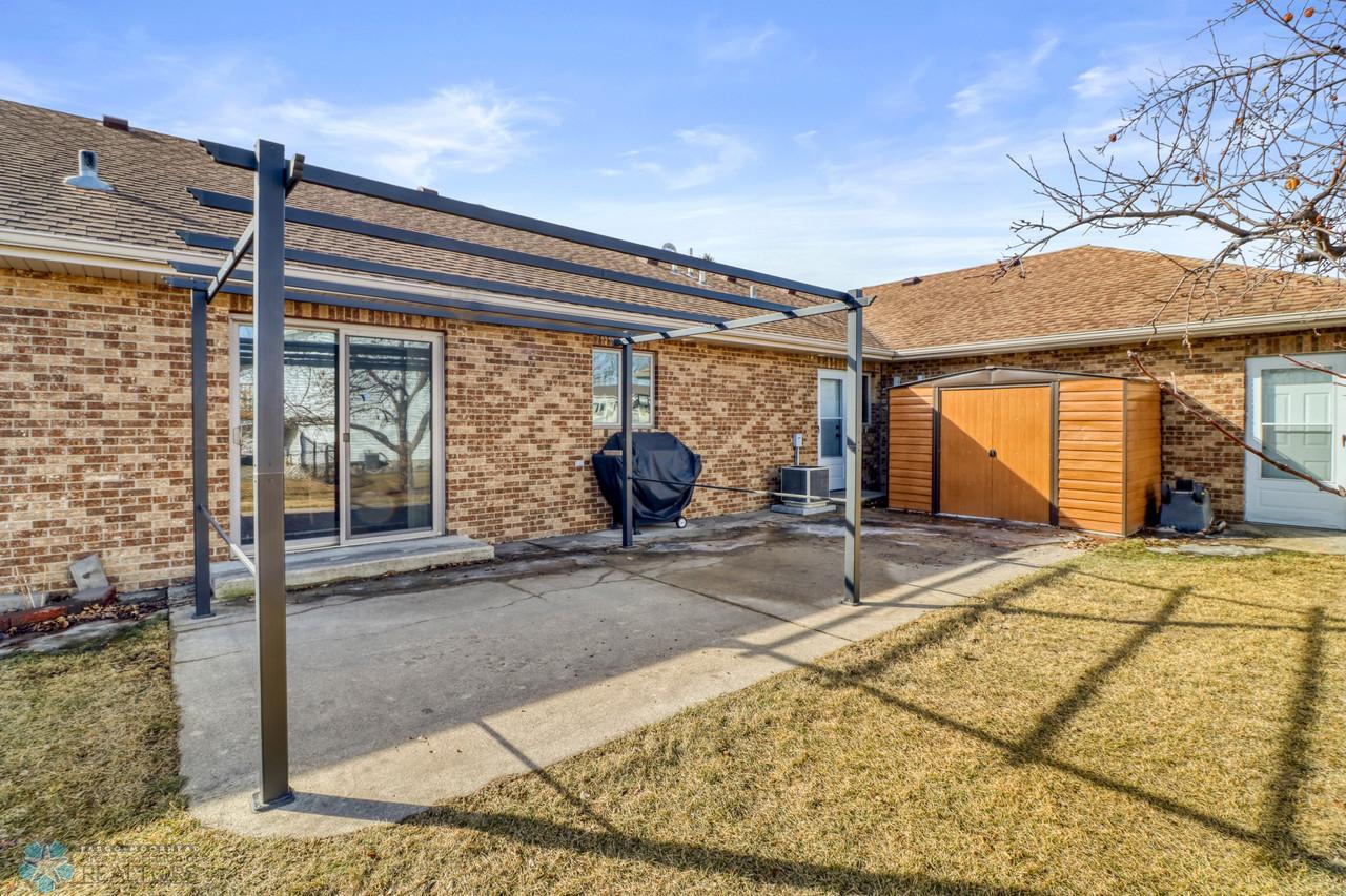 Patio1_1-1280.JPG