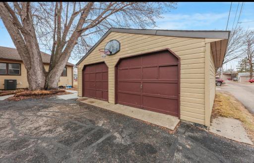 39 7th Avenue N, Waite Park, MN 56387