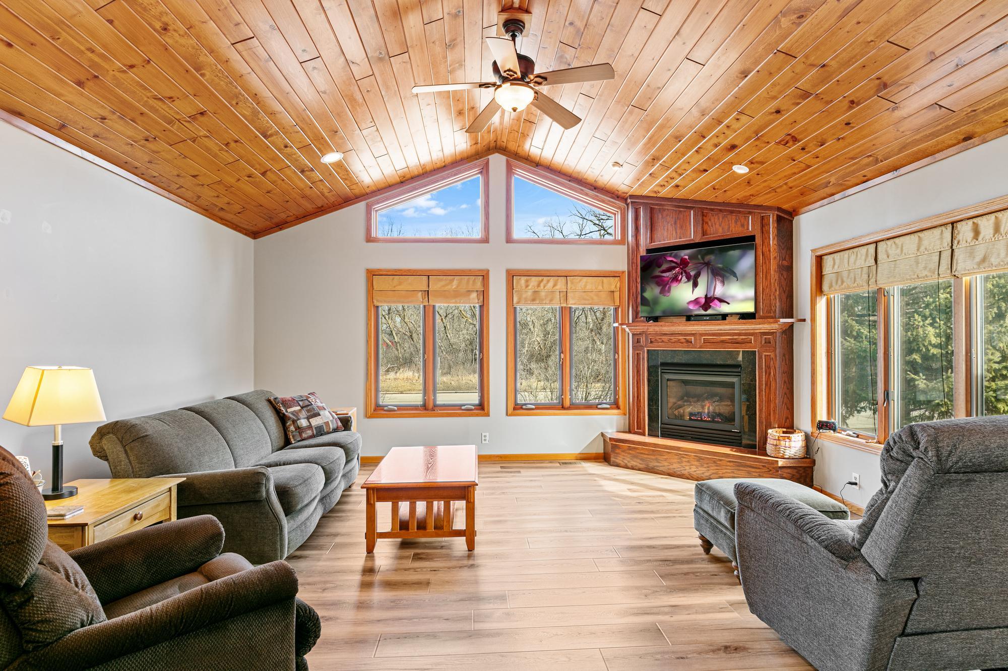 This sunroom is stunning.