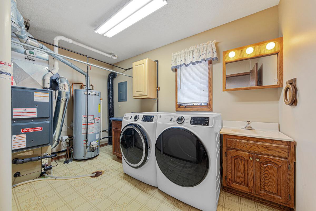 25 Laundry_mechanical.jpg