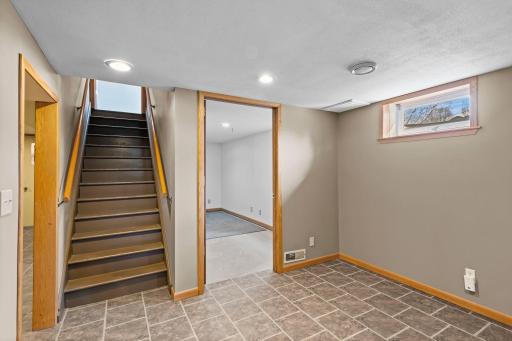 8941 Wildwood Avenue, Saint Bonifacius, MN 55375