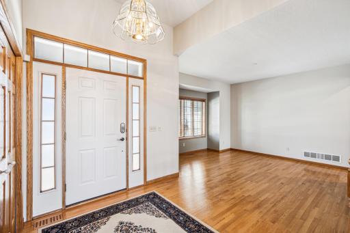 1426 Valley Creek Drive, New Richmond, WI 54017