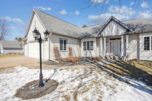 1426 Valley Creek Drive, New Richmond, WI 54017