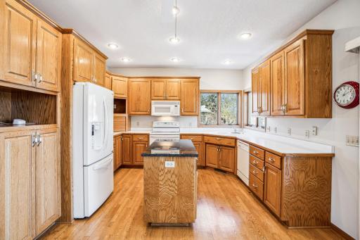 1426 Valley Creek Drive, New Richmond, WI 54017