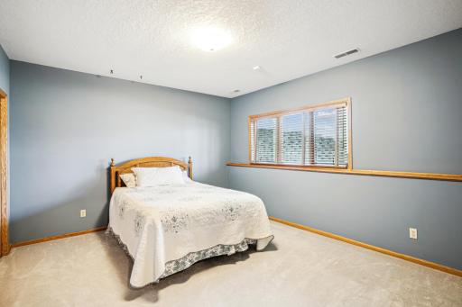 1426 Valley Creek Drive, New Richmond, WI 54017