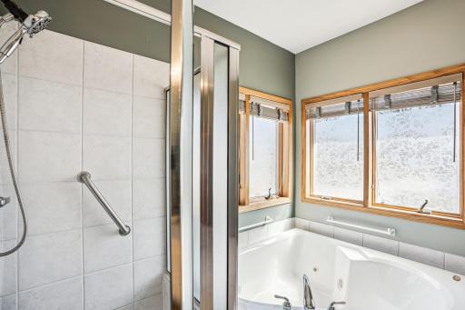 1426 Valley Creek Drive, New Richmond, WI 54017