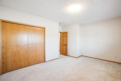 1426 Valley Creek Drive, New Richmond, WI 54017