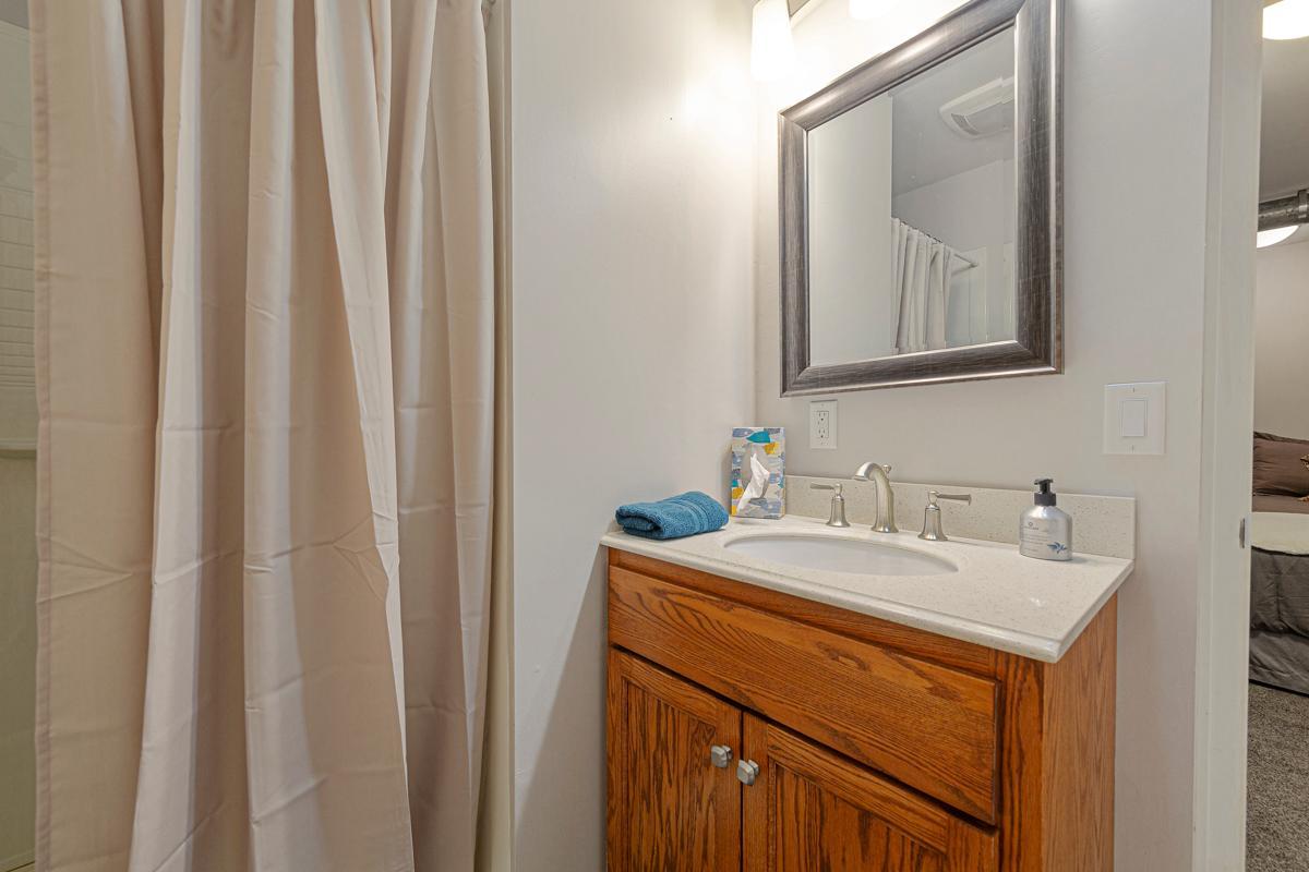 32 Bathroom_lower.jpg