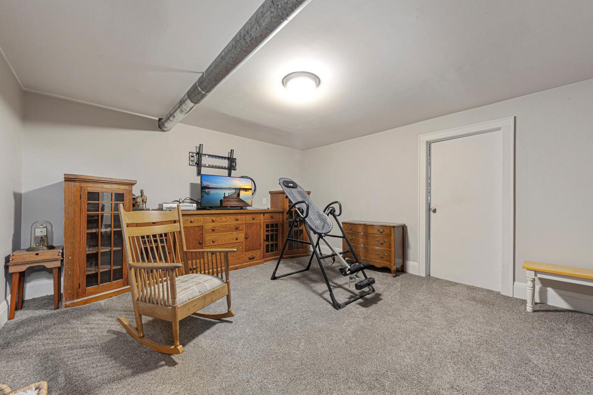 27 Family room_bedroom 2_lower.jpg