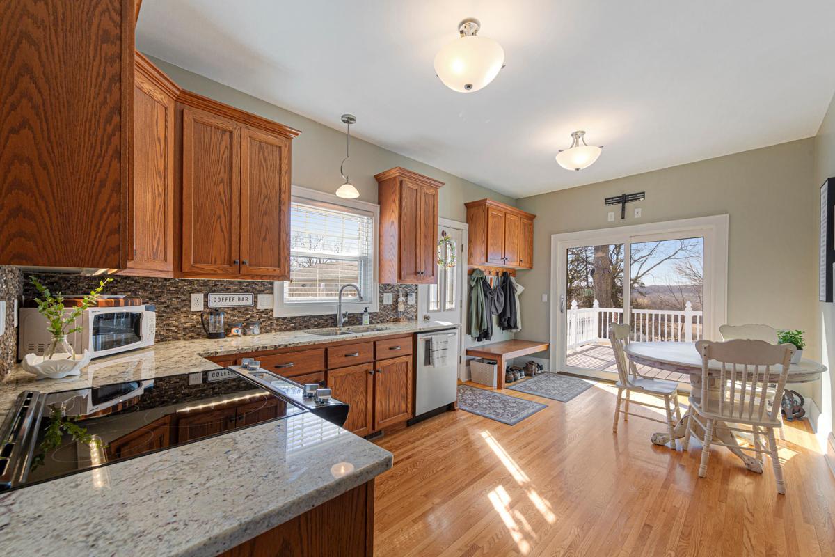 29 Kitchen.jpg