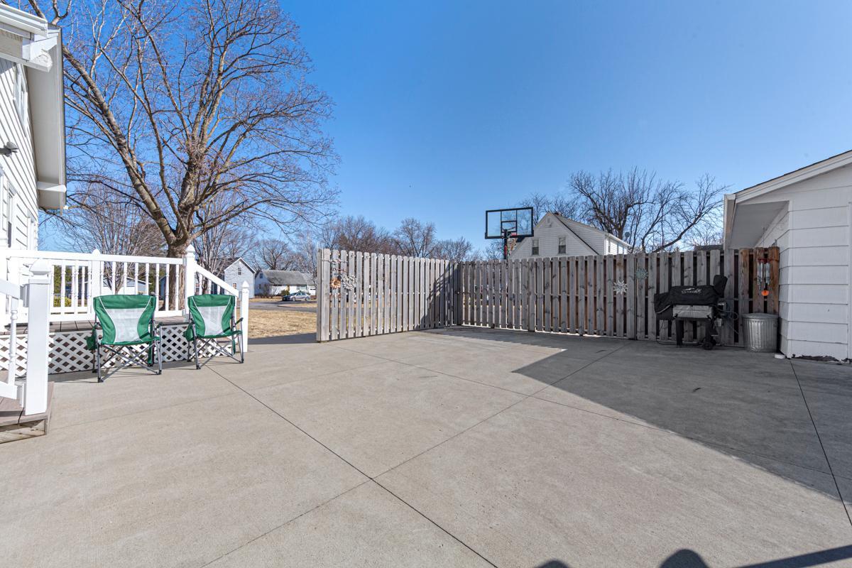 8 Patio.jpg