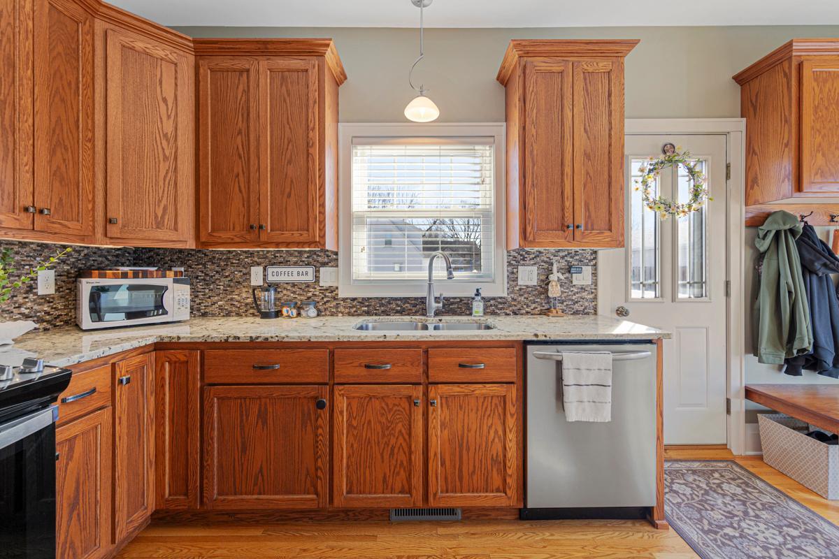 26 Kitchen.jpg