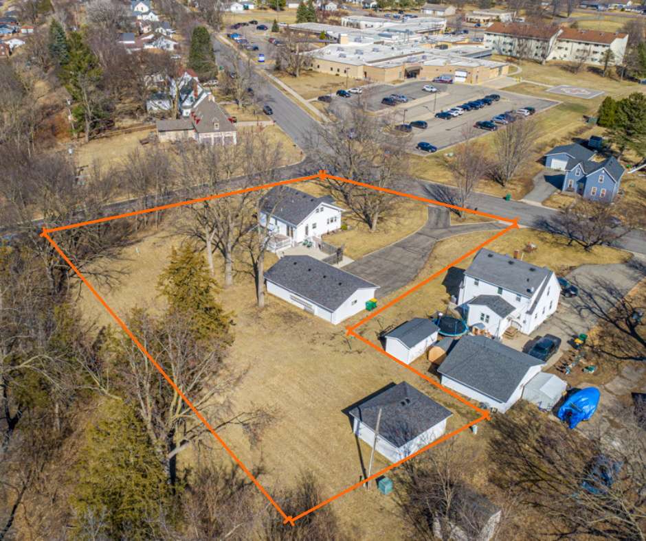 702 S. 4th St.-aerial w:Outline.png