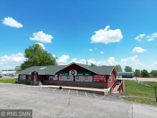 Whether guests are stopping in after a day on the water for a burger and a brew or gathering to watch the big game, this local favorite is a turn-key opportunity for the next owner to step in and be embraced by the community.