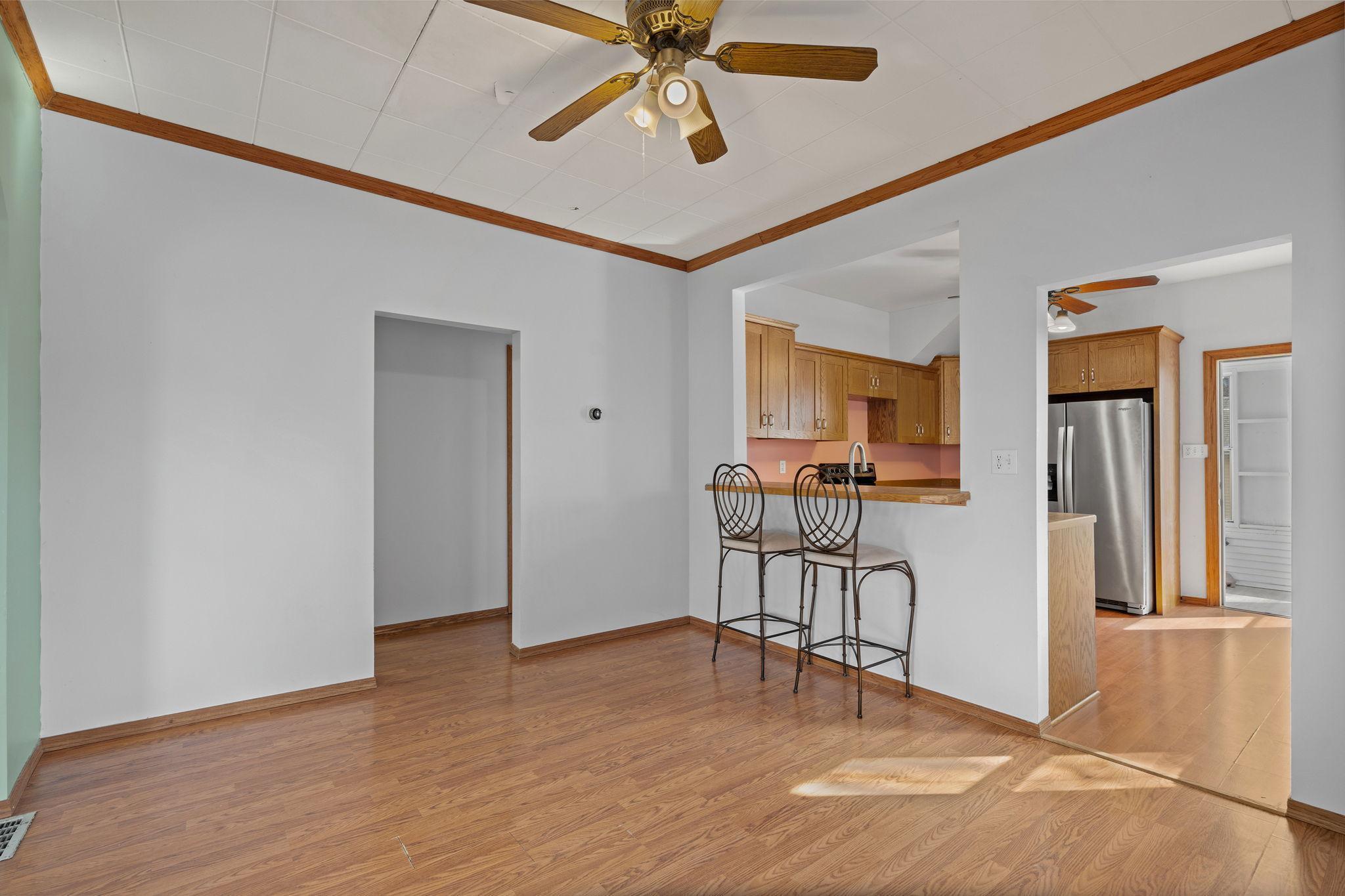 20-web-or-mls-701-10th-ave-nw.jpg