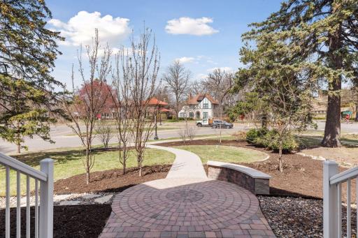 38 Mississippi River Boulevard N, Saint Paul, MN 55104