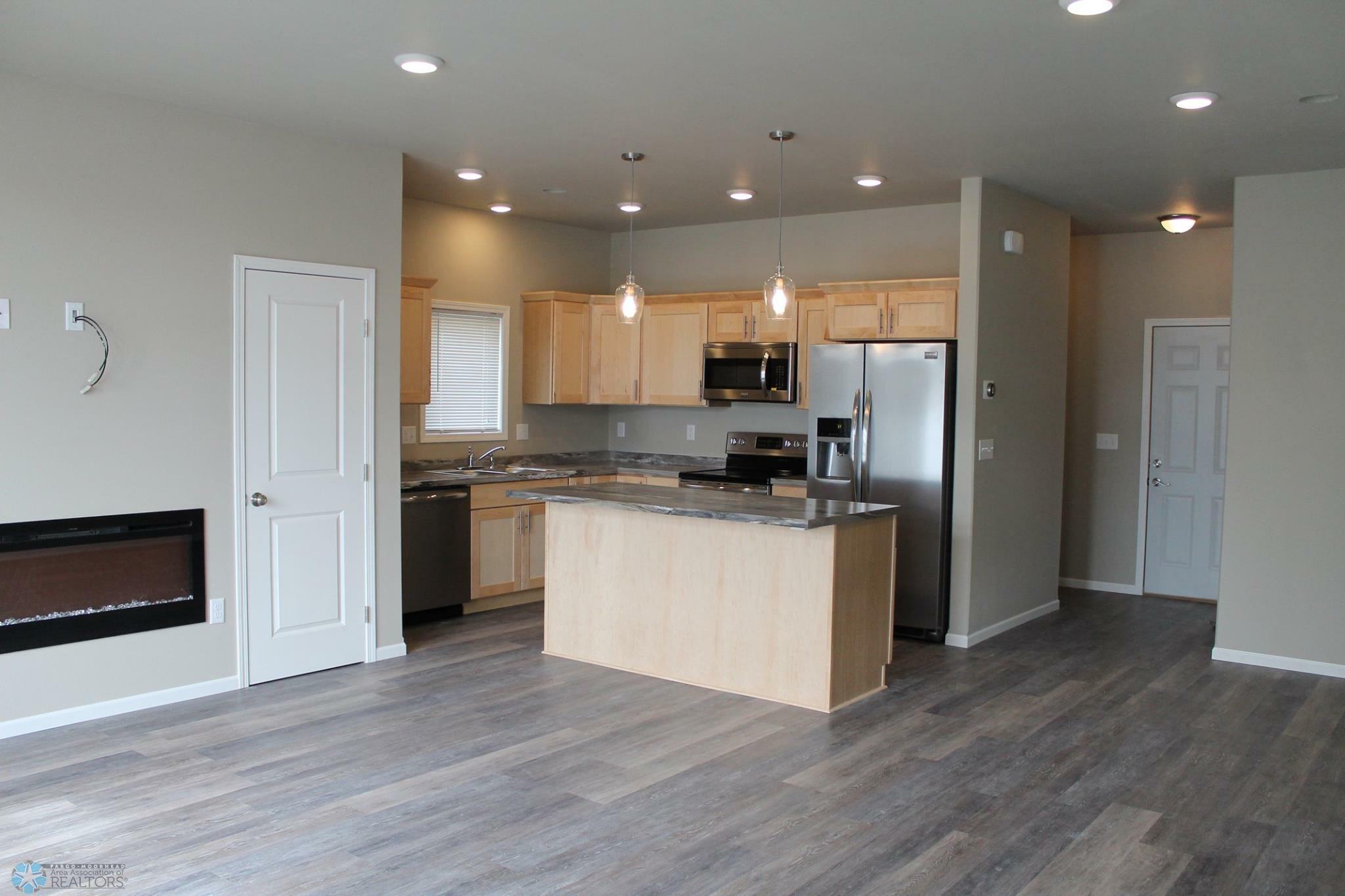 kitchen 2.jpg