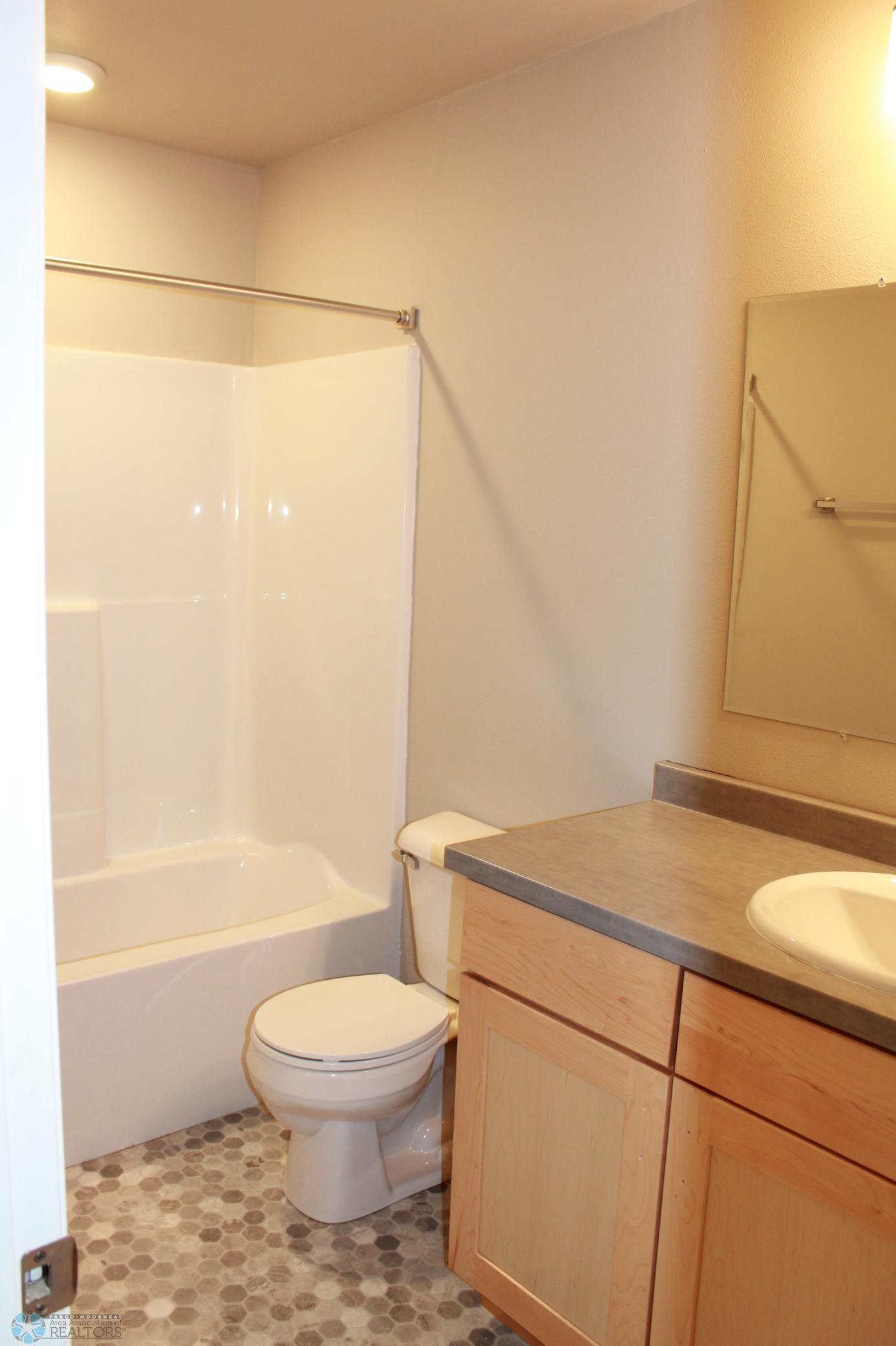 master bath 3.JPG