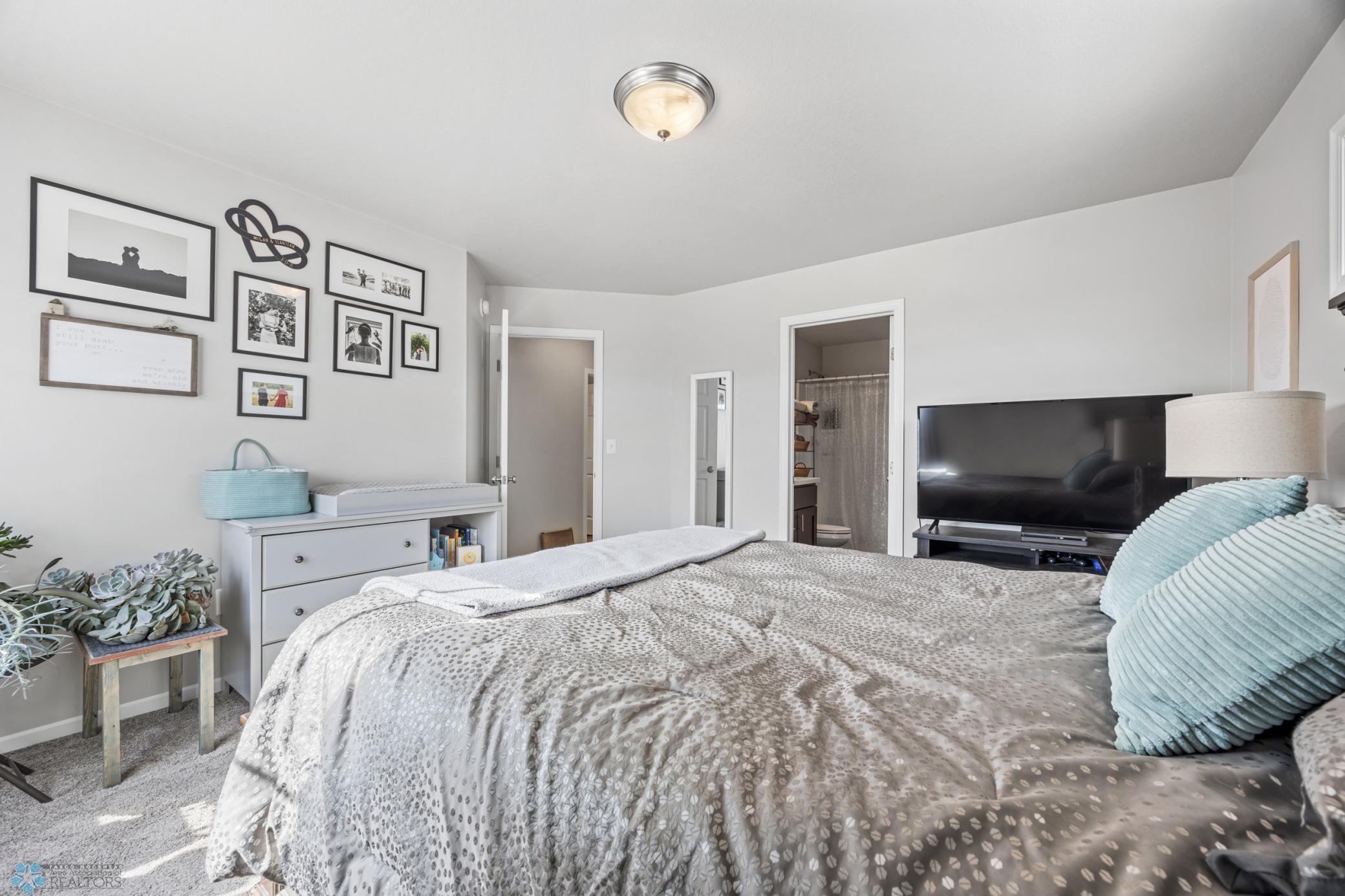 Upper Level Primary Suite