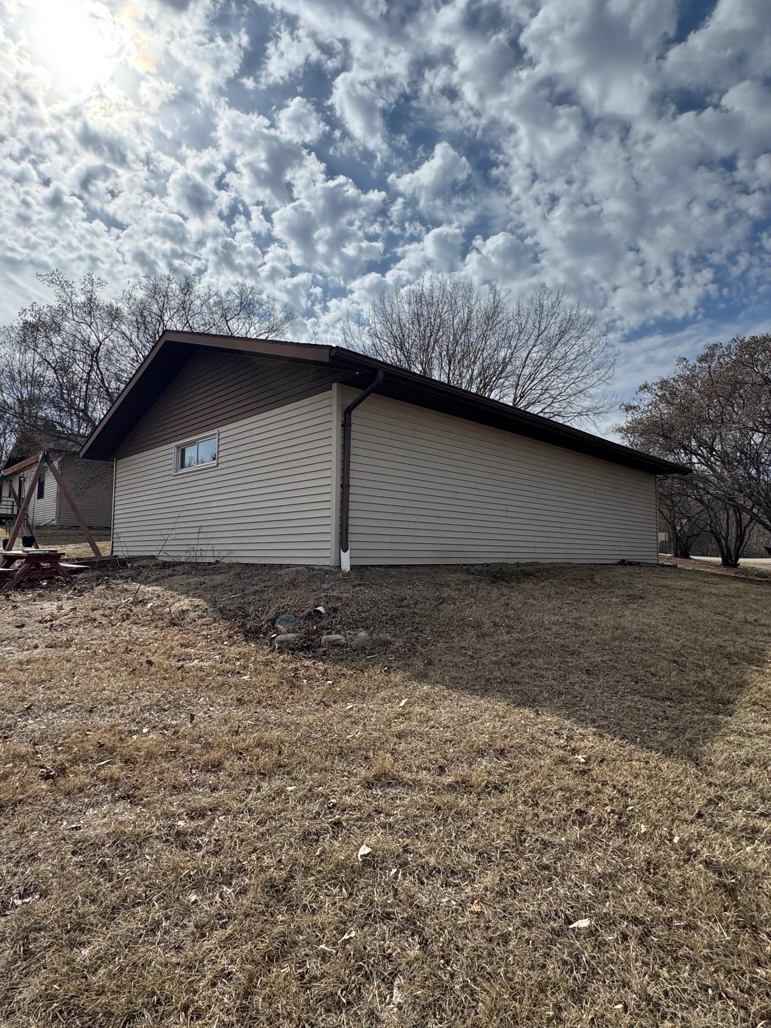north side garage.jpg