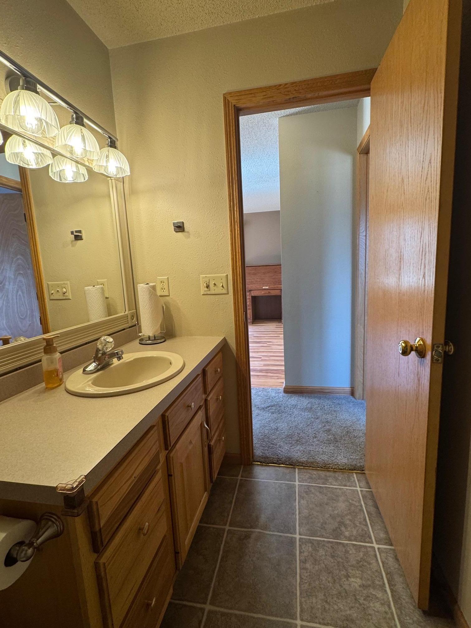 full bath - 3.jpg