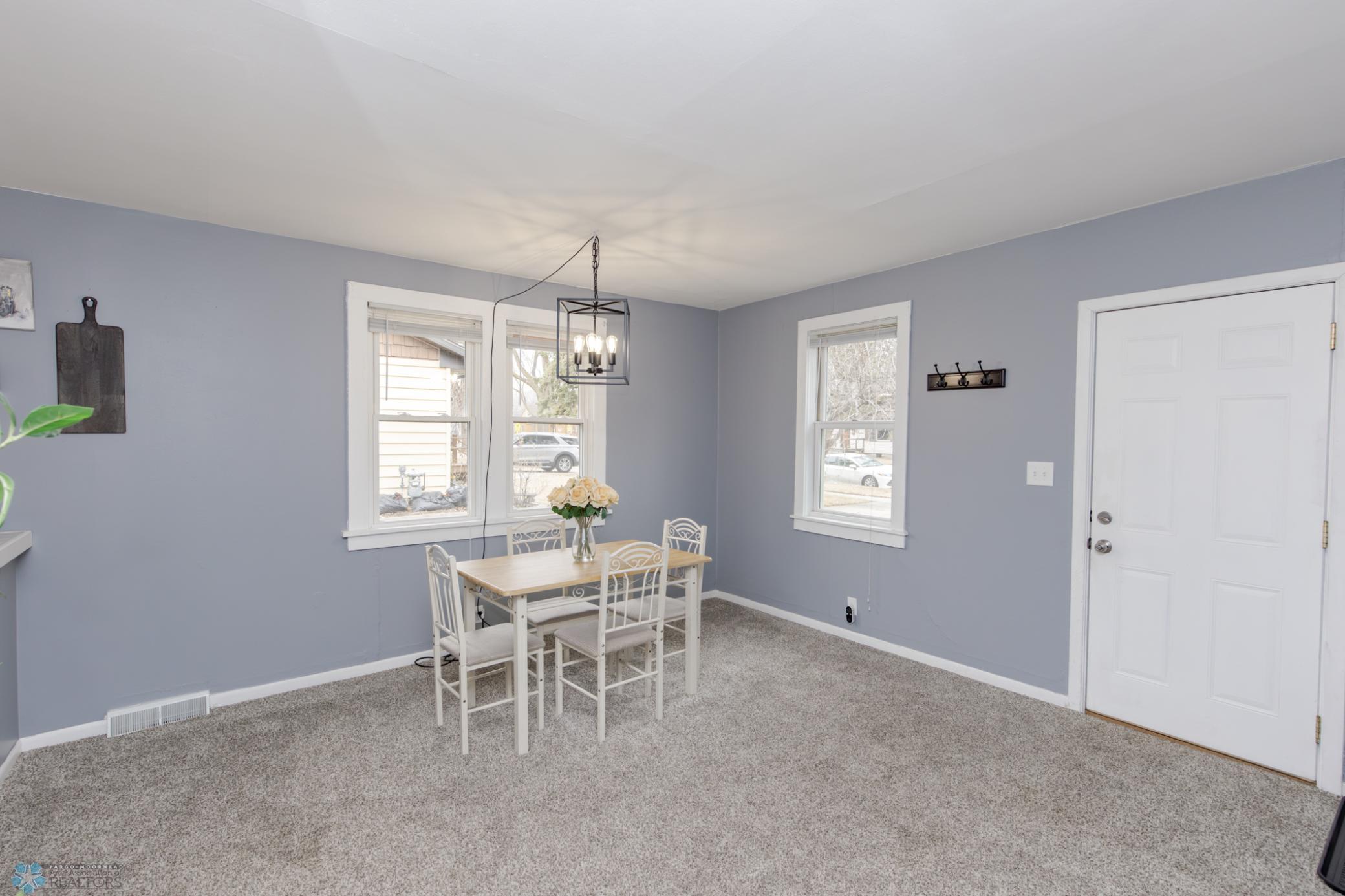 Dining Room/Entry