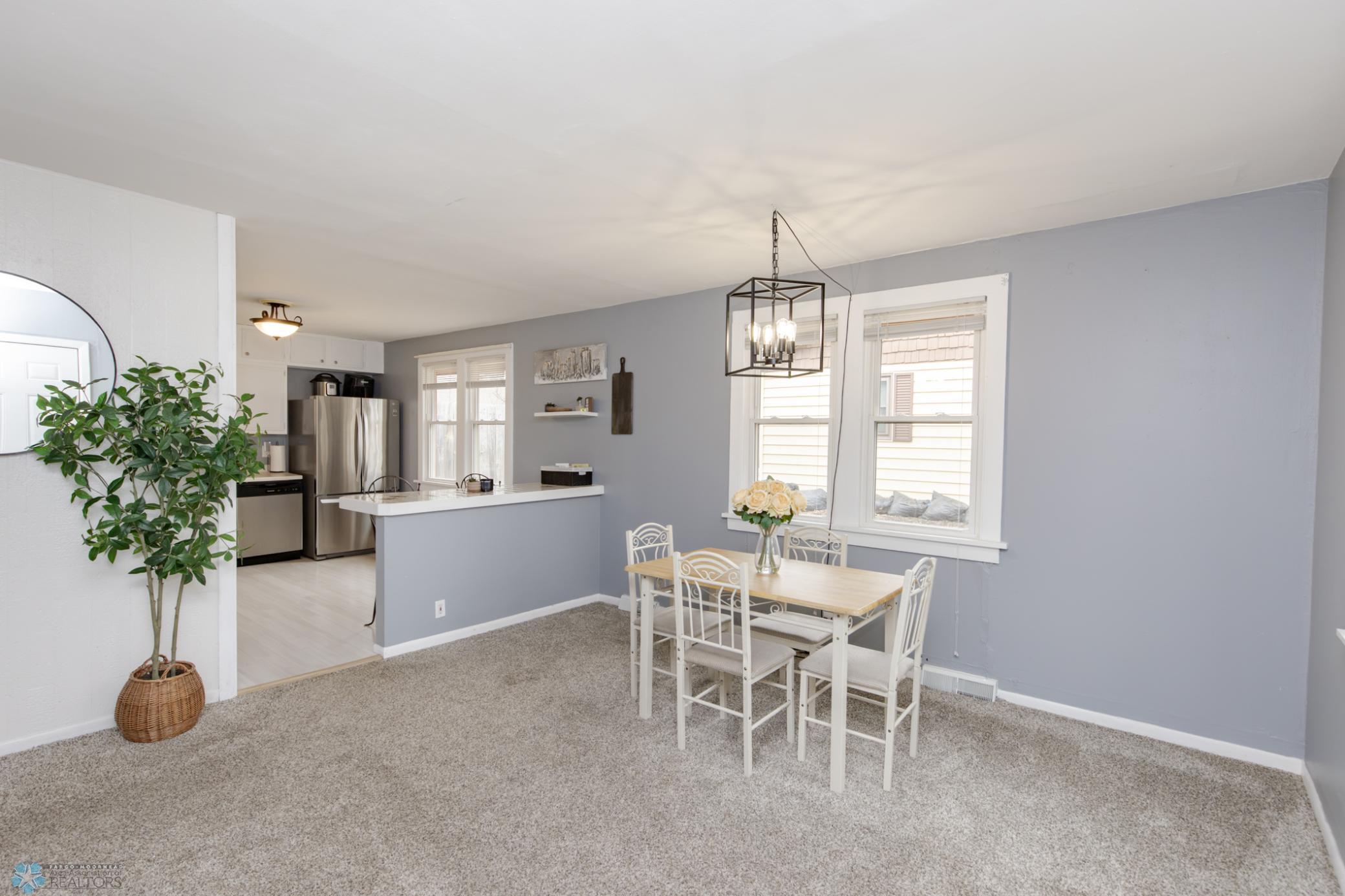 Dining Room/Entry