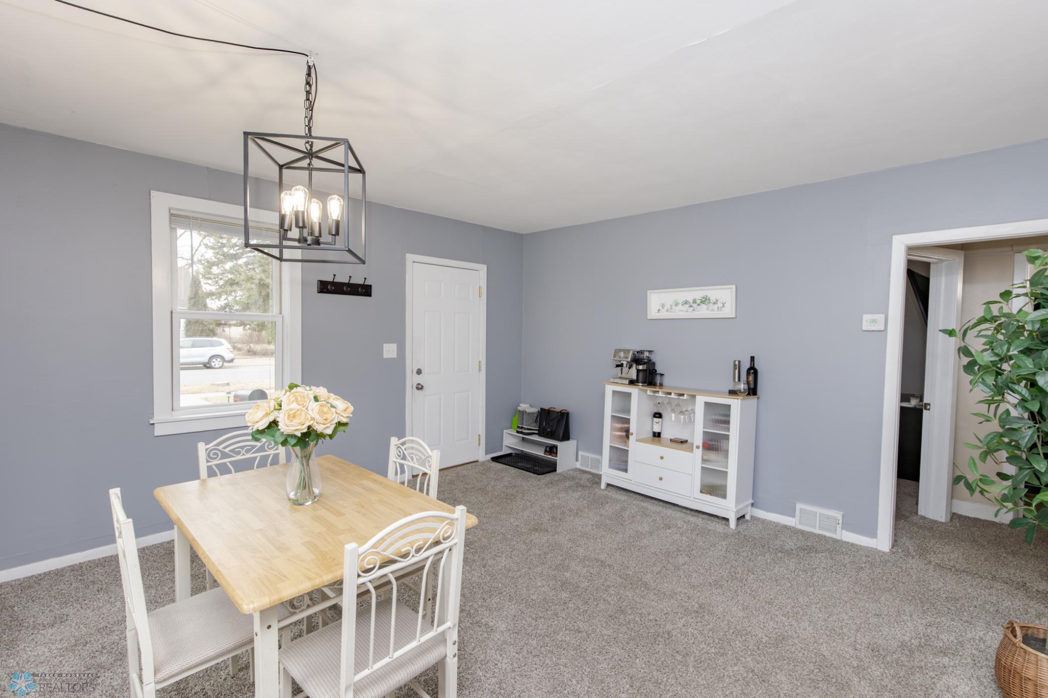 Dining Room/Entry