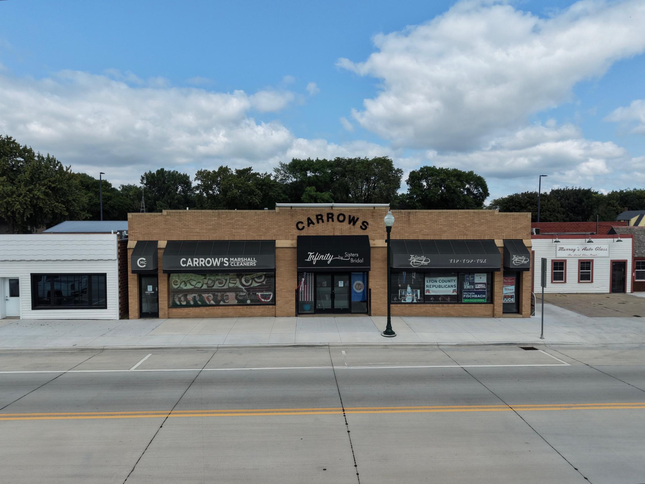 Many large store front windows. Located on a high visibility street just West of Main Street not far from Hwy 23!