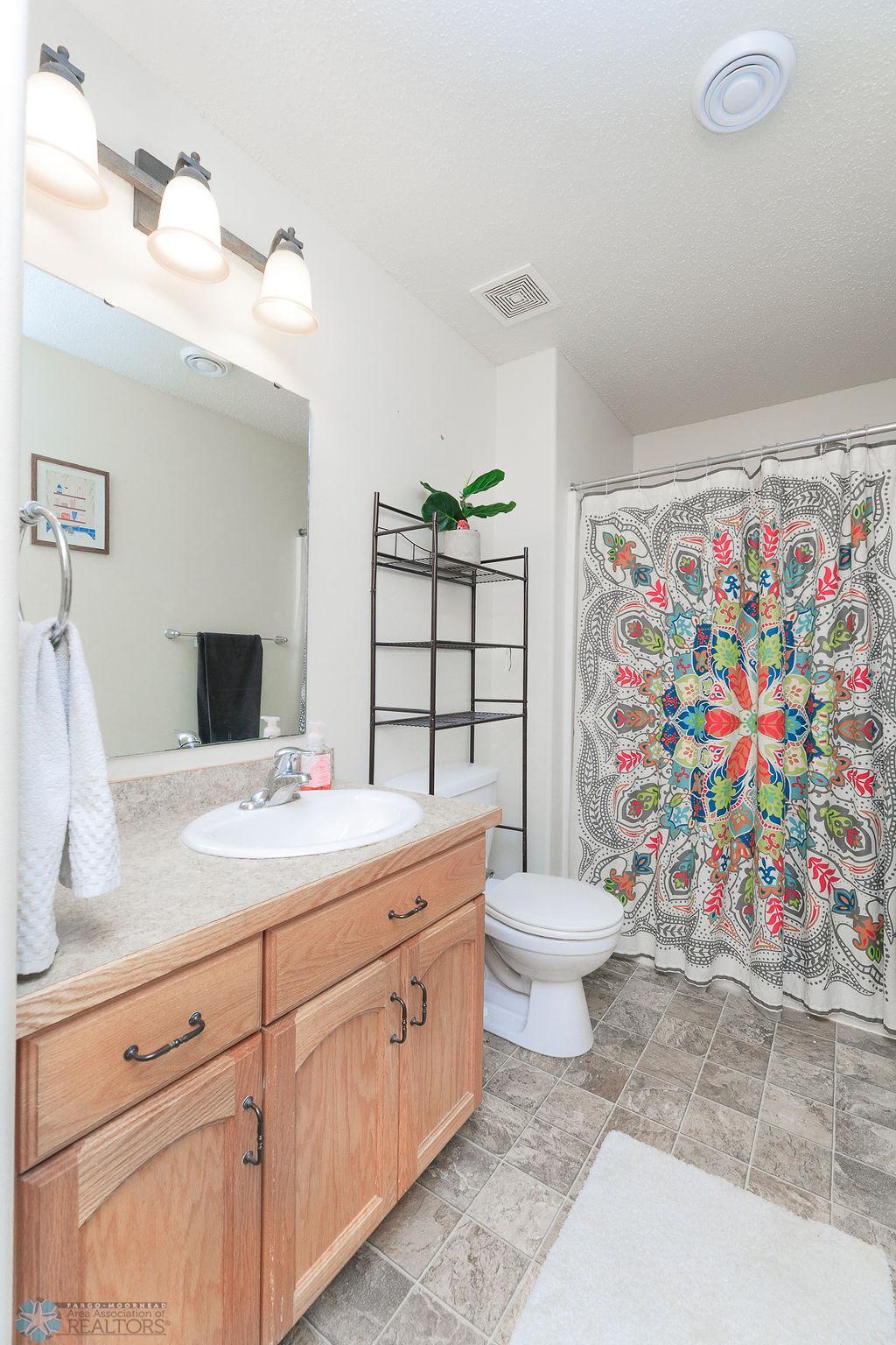 Bathroom 2.jpg