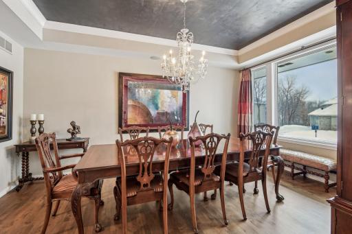 8700 Sherwood Bluff, Eden Prairie, MN 55347