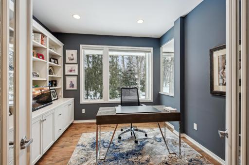 8700 Sherwood Bluff, Eden Prairie, MN 55347