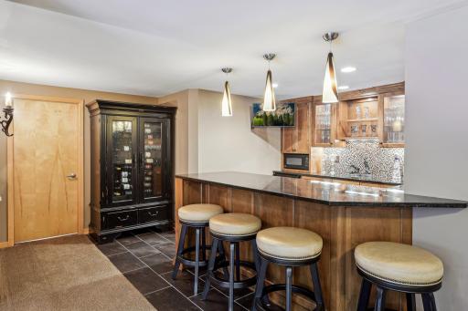 8700 Sherwood Bluff, Eden Prairie, MN 55347