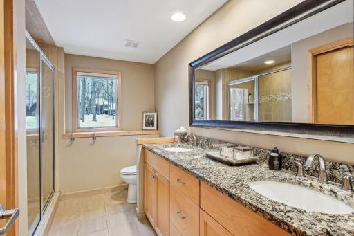 8700 Sherwood Bluff, Eden Prairie, MN 55347