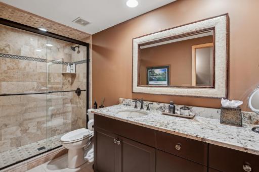 8700 Sherwood Bluff, Eden Prairie, MN 55347