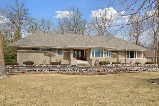 8700 Sherwood Bluff, Eden Prairie, MN 55347