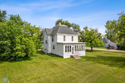 421 2nd Street E, Hunter, ND 58048
