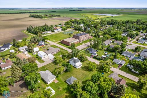 421 2nd Street E, Hunter, ND 58048
