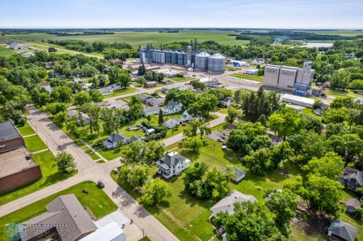 421 2nd Street E, Hunter, ND 58048