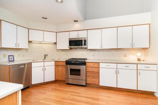 7470 Cahill Road, Minneapolis, MN 55439