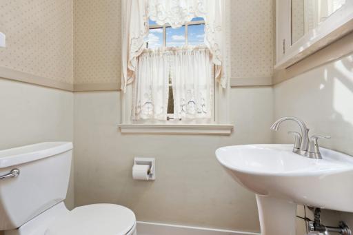 Main Level Powder Bath