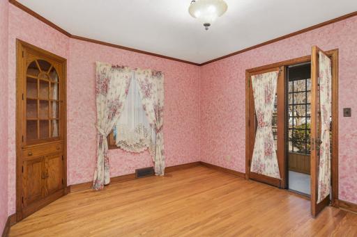 The Dining Room has a Parlor Feel