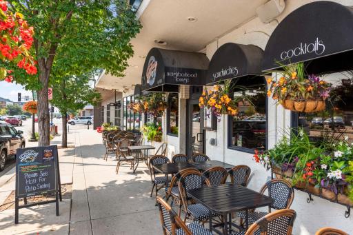 Many Charming & Quaint Boutiques Throughout Highland Park