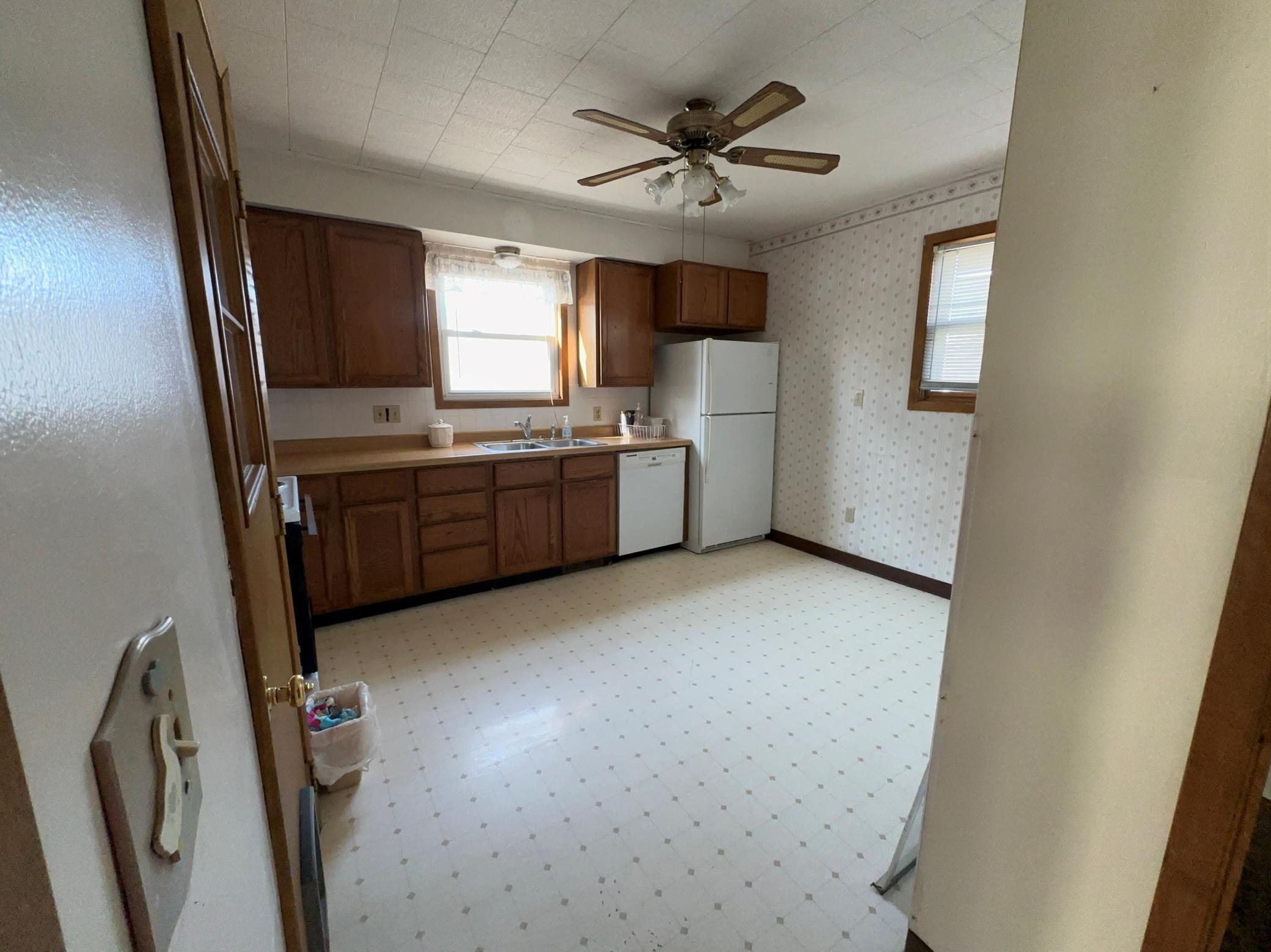 06 Main Level Kitchen.jpg