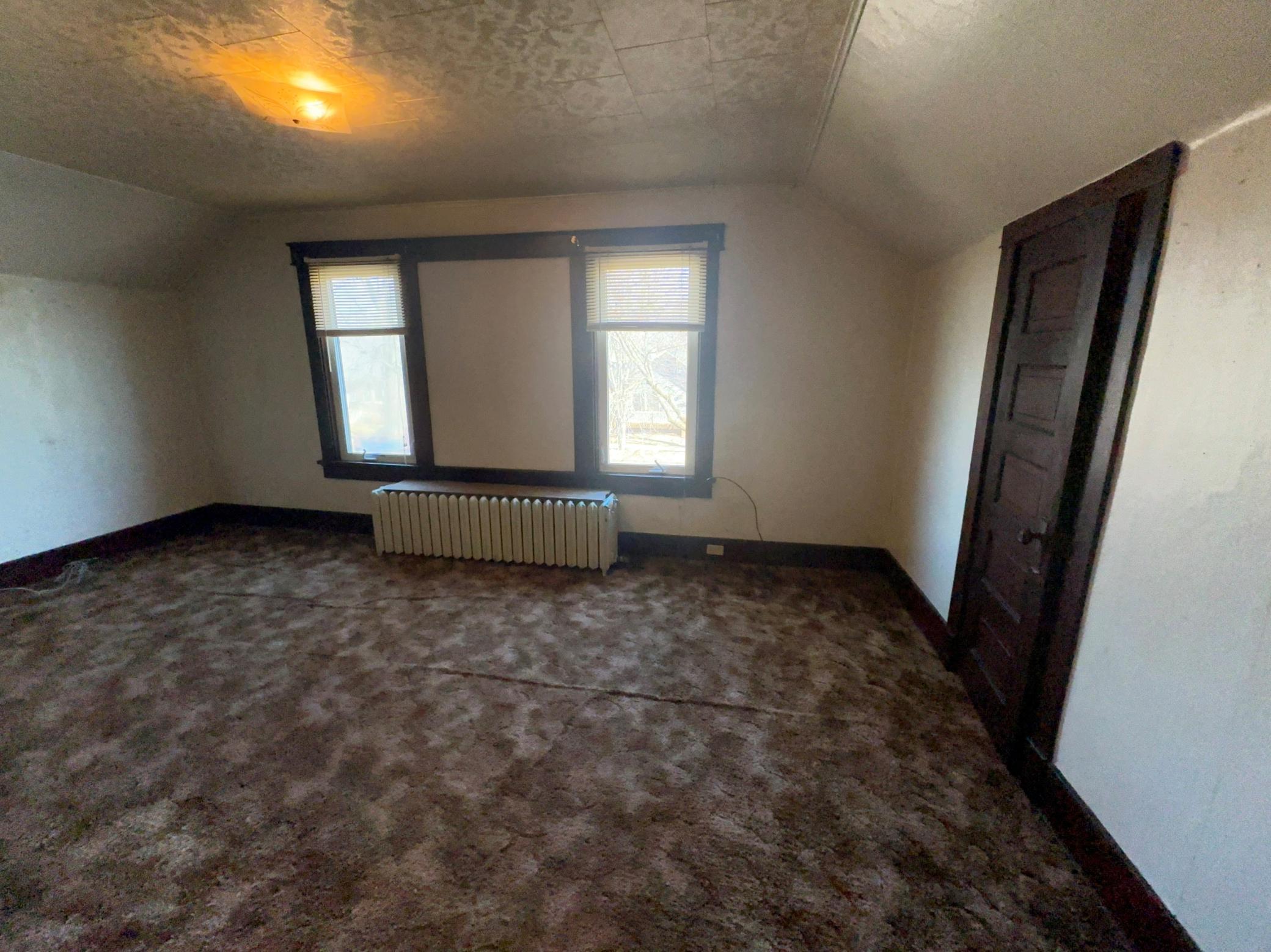 10 Upper Living Room.jpg